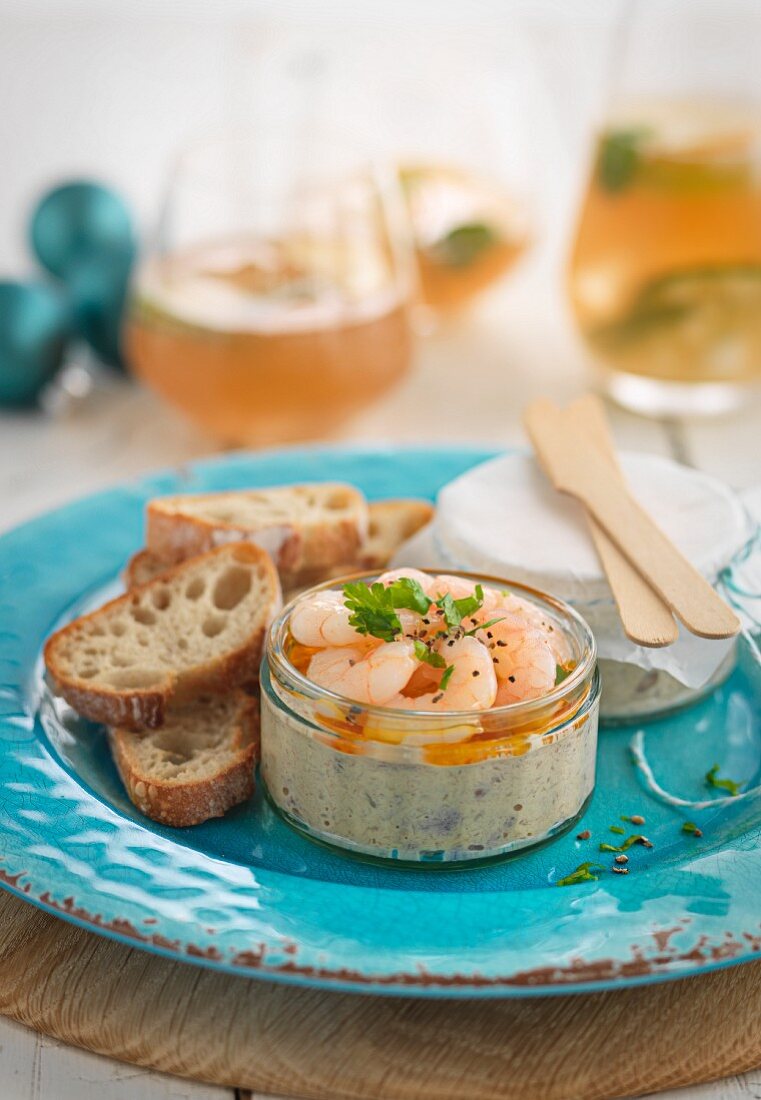 Homemade prawn pâté with grilled bread