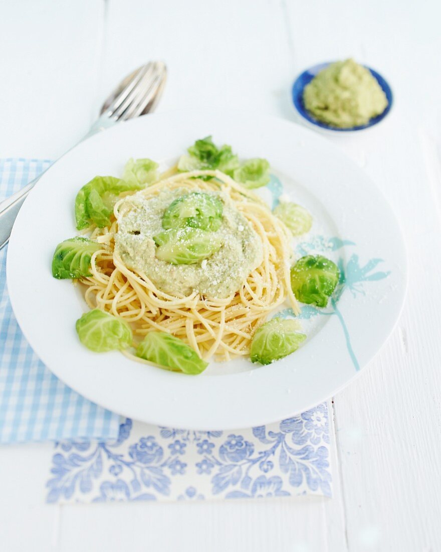 Spaghetti with Brussels sprouts pesto