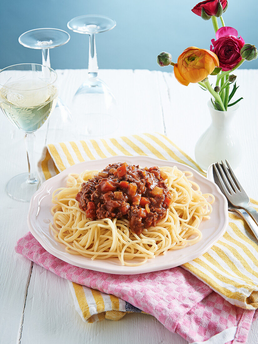 Spaghetti mit Möhren-Bolognese