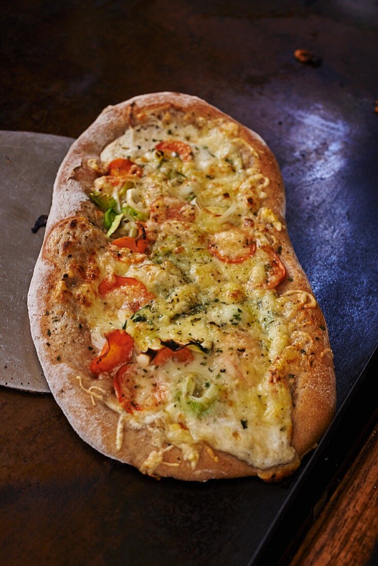 Dinnele (tarte flambée) with vegetables