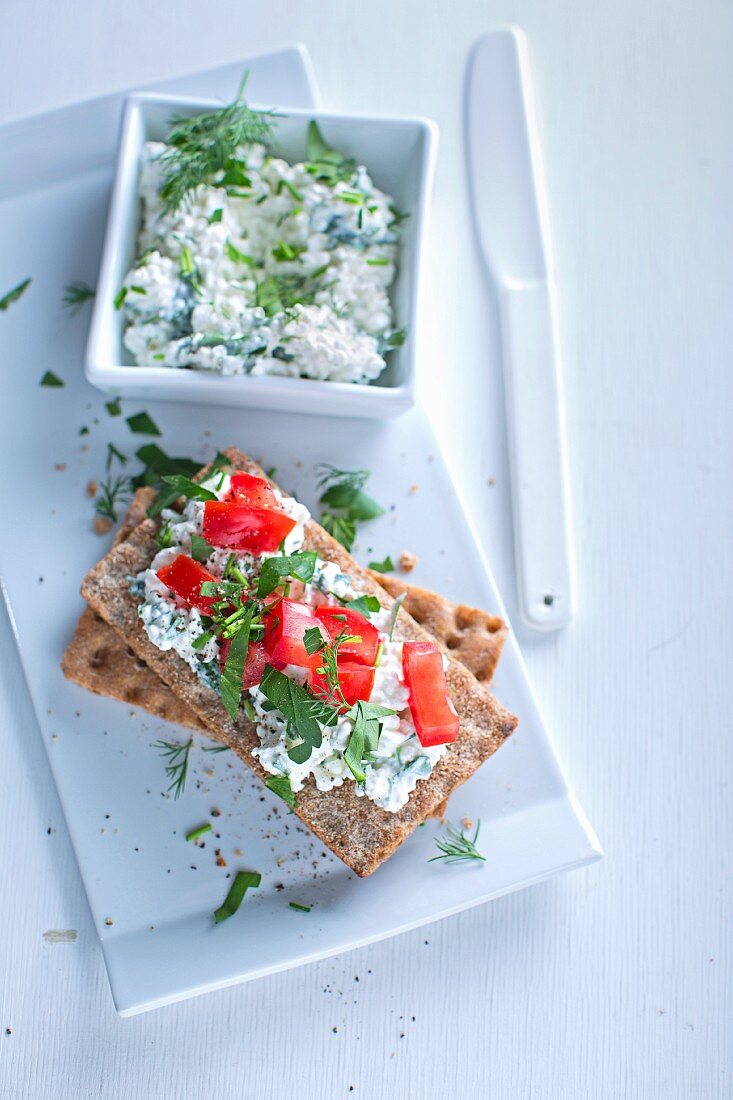 Crispbread topped with herb cottage cheese