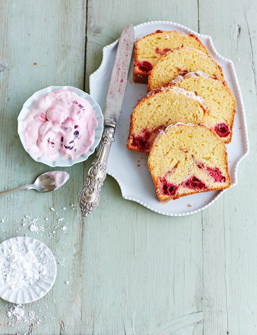 Cherry cake with yoghurt