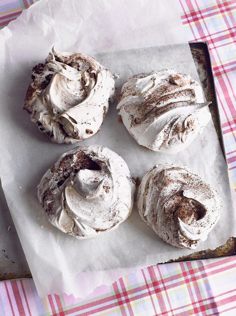 Chocolate meringues