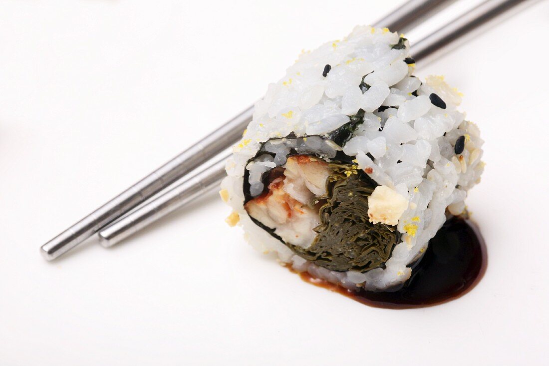 Ein Uramaki-Sushi