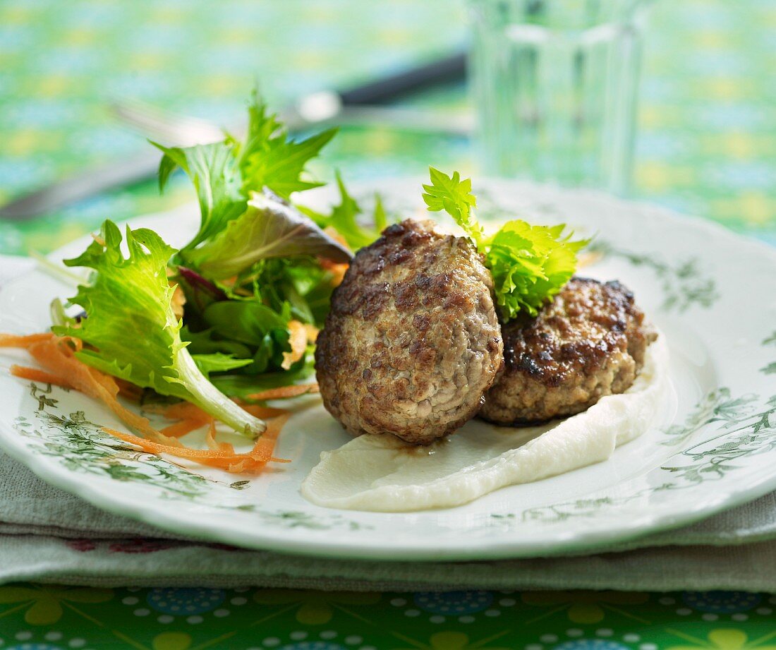 Meatballs with a lettuce leaf
