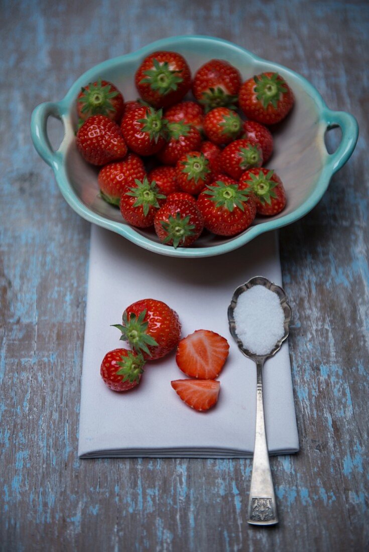 Strawberries and a spoon of sugar