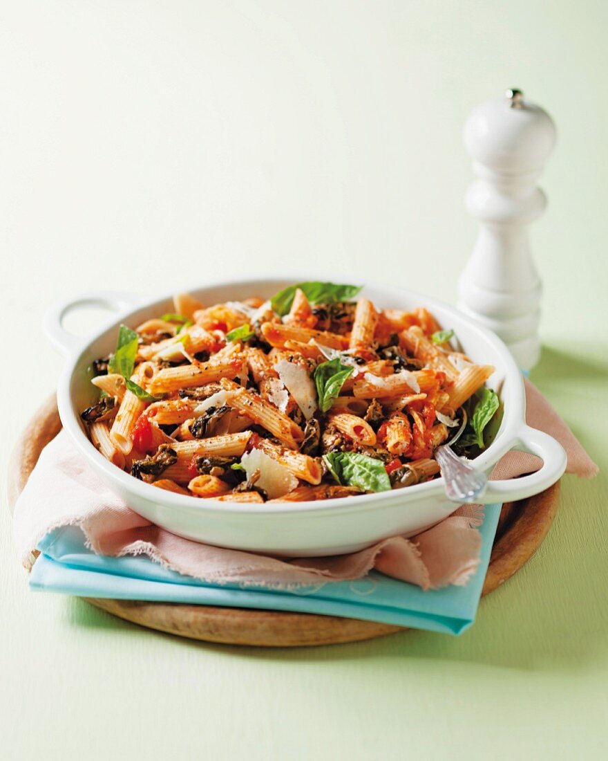 Penne arrabiata with smoked mussels