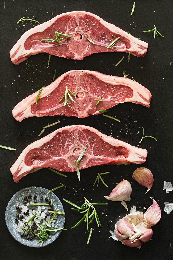 Lamb chops, garlic, spices and rosemary