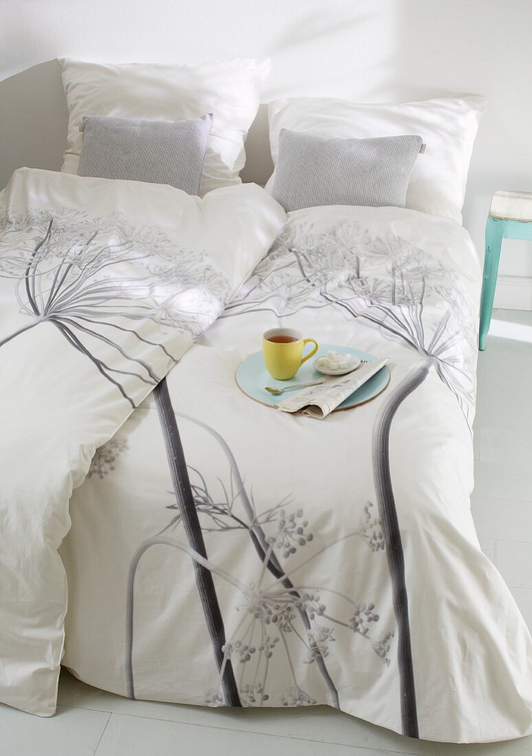 Hand-sewn bed linen with dill flower print