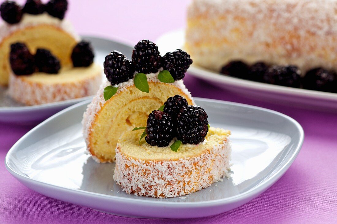 Swiss roll with blackberries and coconut