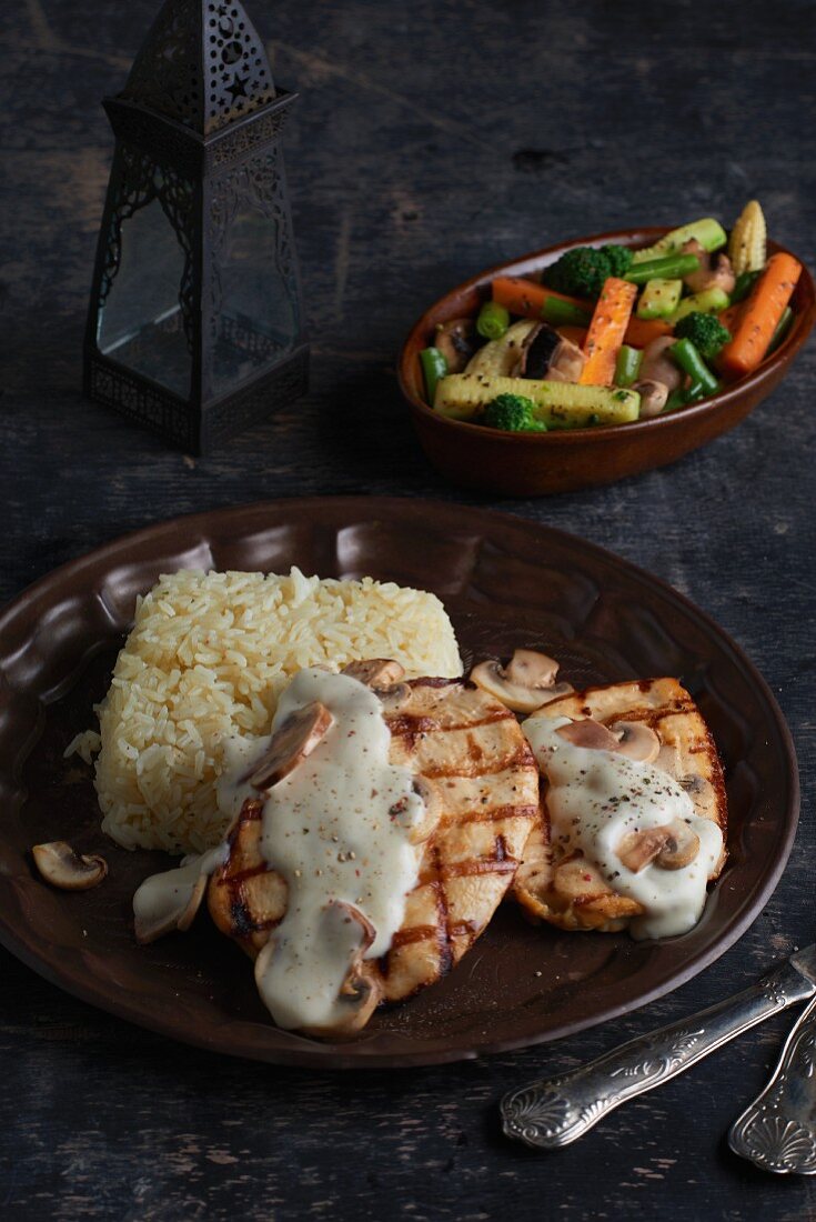 Grilled chicken breast with mushrooms