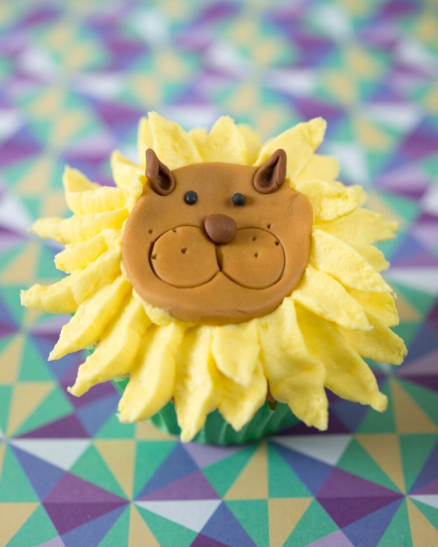A lion cupcake