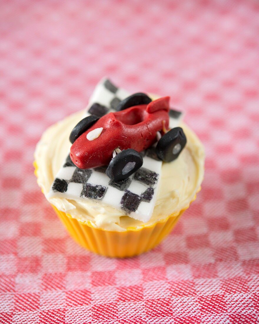 A racing car cupcake