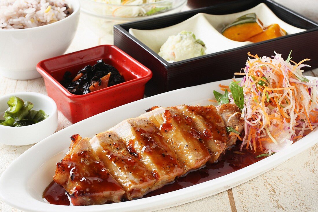 Pork ribs with salad and rice (Japan)