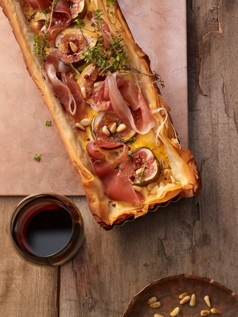 Spicy fig tart