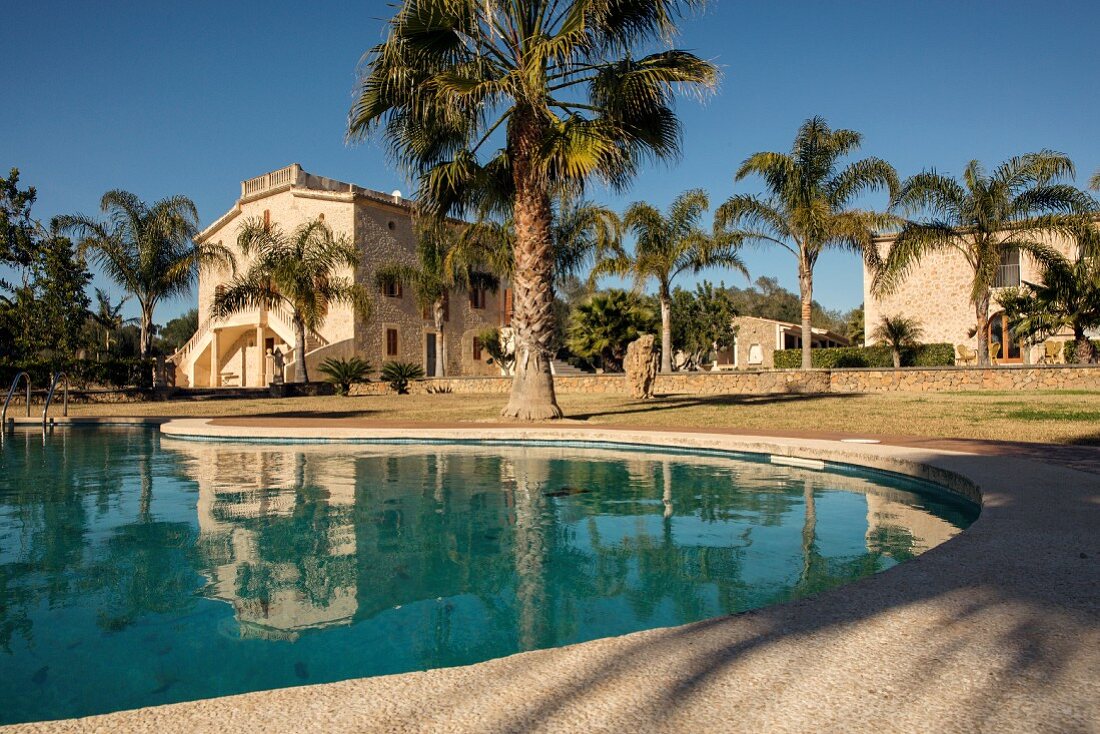 Der große Pool der Finca Villa Emmy, Mallorca