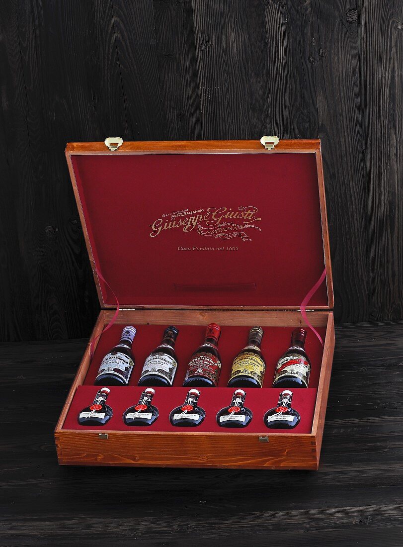 Balsamico von Giusti in an elegant wooden box