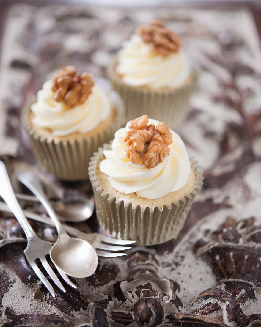 Walnuss-Cupcakes mit Buttercreme