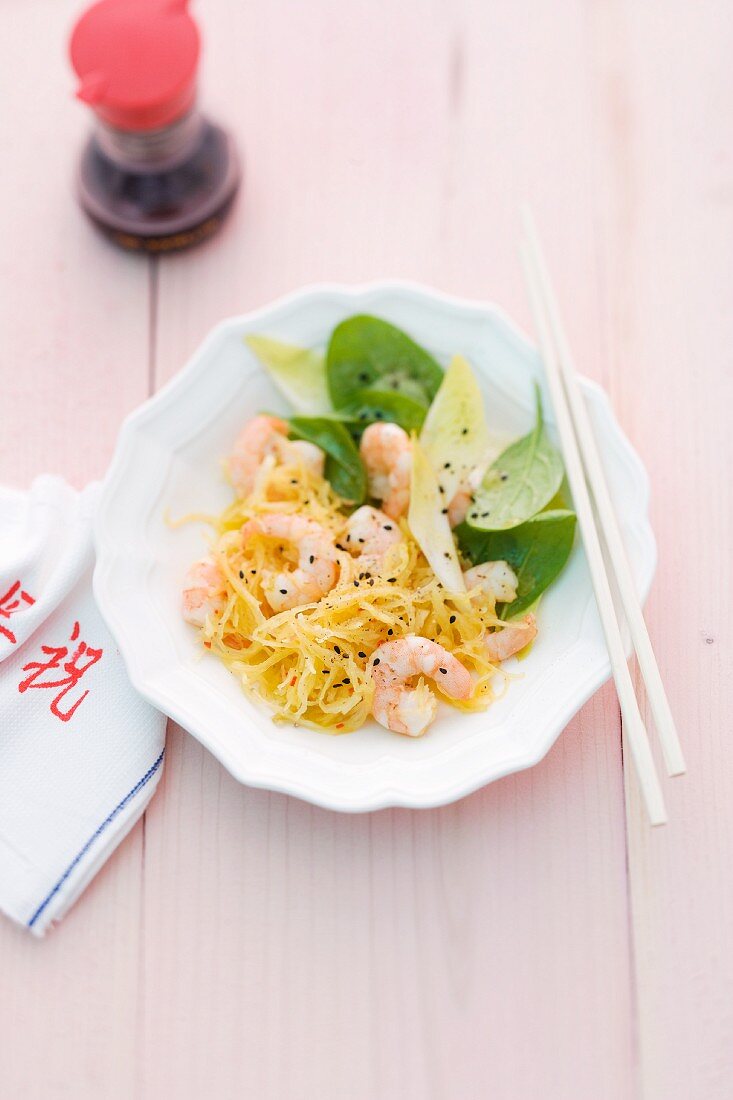 Spaghetti pumpkin with prawns (Asia)