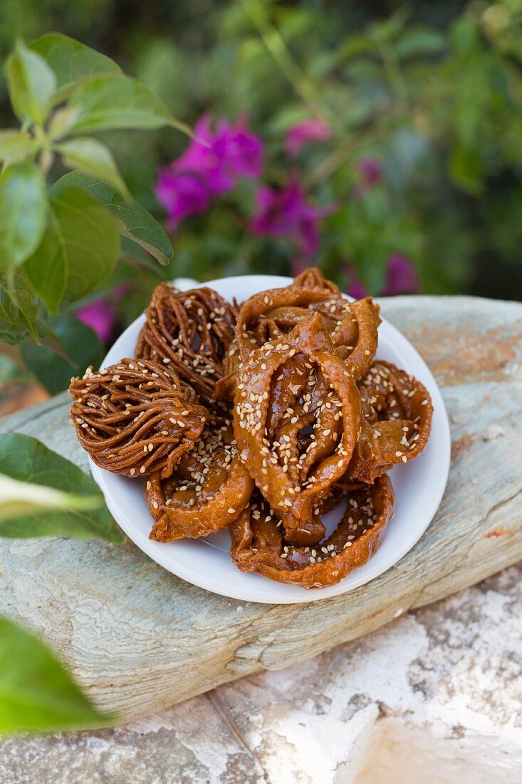 Chebakia oder Griwach (süße Gebäckspezialität zum Ramadan, Marokko)