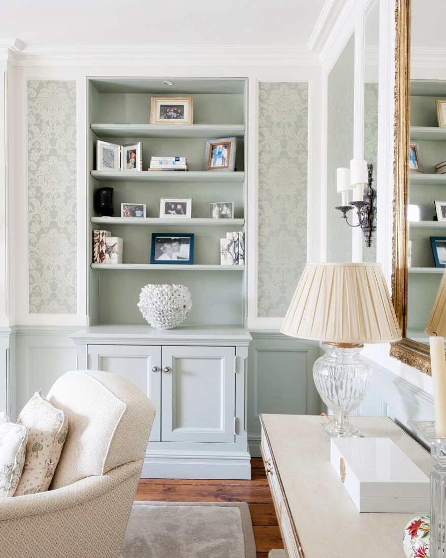 Pale classic furnishings in glamorous interior