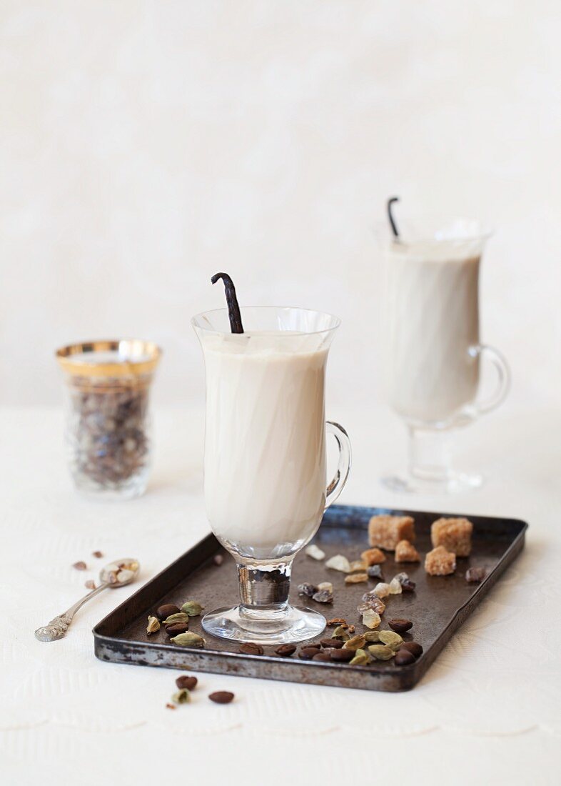 Cafe latte with vanilla and cardamom