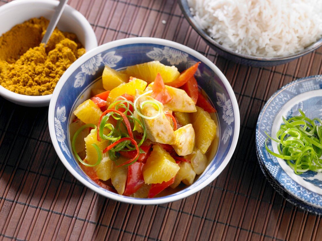 Chicken curry with peppers and oranges