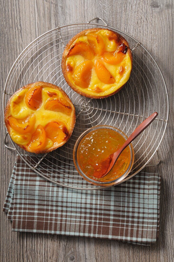 Apricot tartlets
