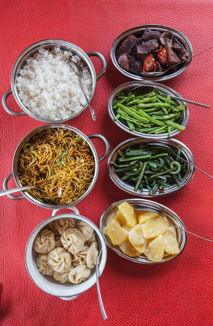 Reis, Nudeln & verschiedene Beilagen der bhutanesischen Küche (Asien)