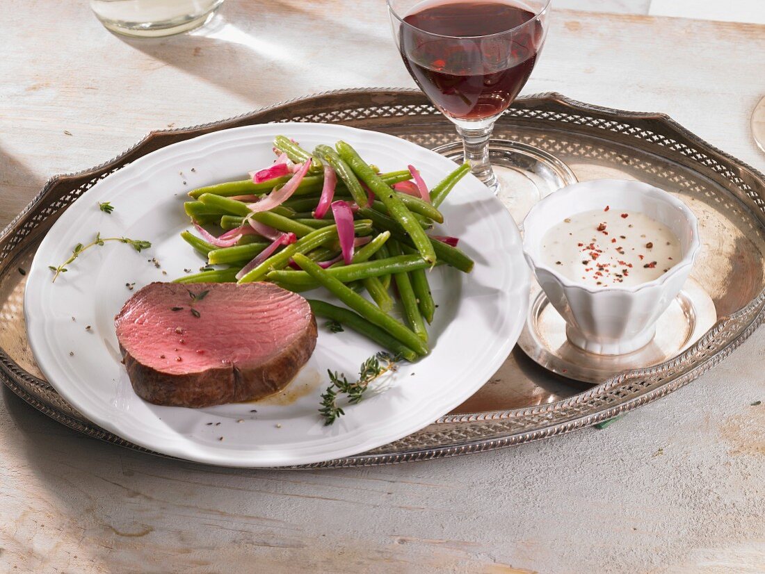 Rinderfilet mit Bohnengemüse