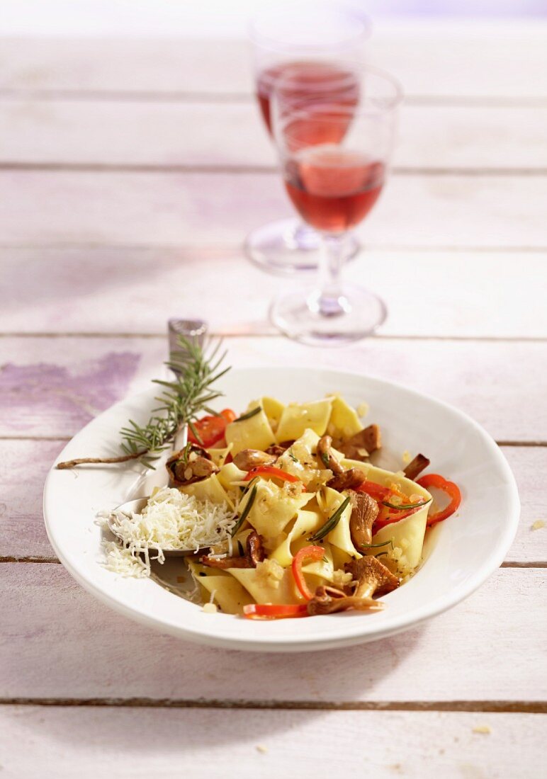 Pappardelle with chanterelle mushrooms, peppers and rosemary