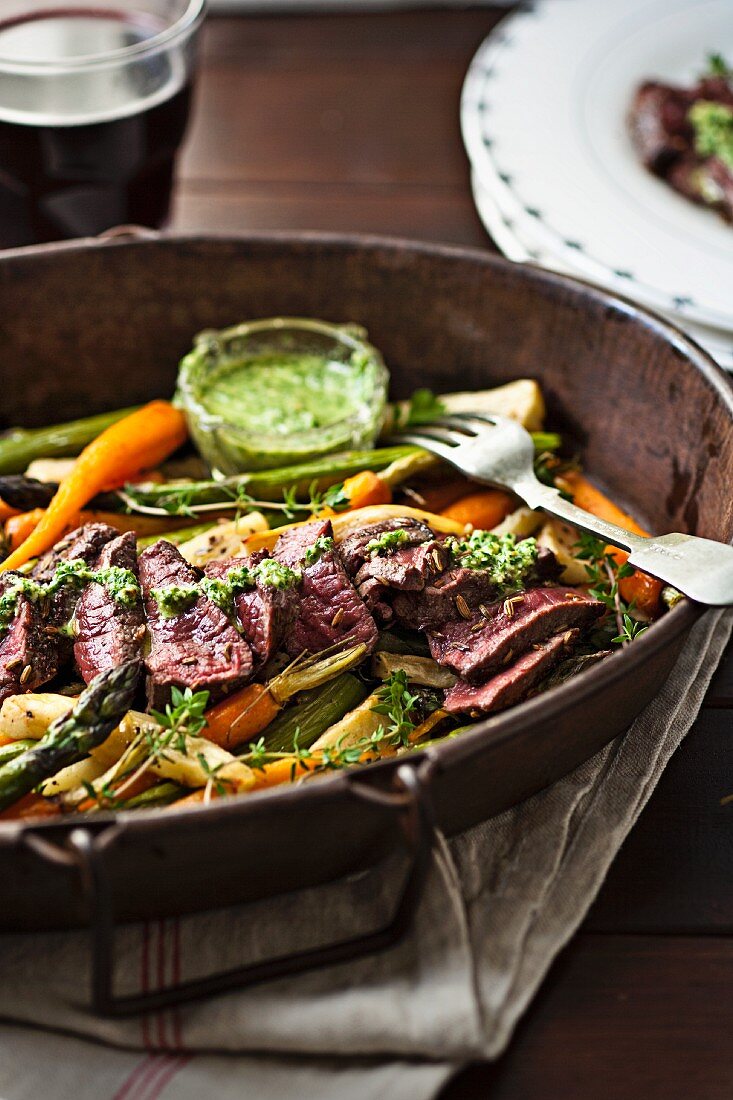 Wild mit gebratenem Gemüse und Walnusspesto