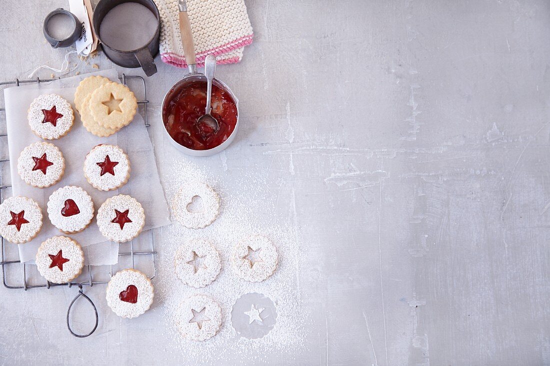 Shortbread biscuits with icing sugar