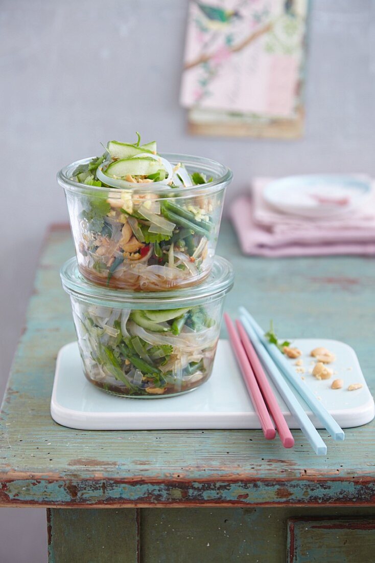 Glass noodle salad with green beans