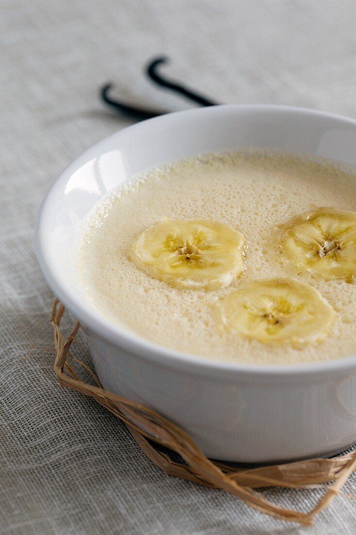 Vanilla cream with bananas