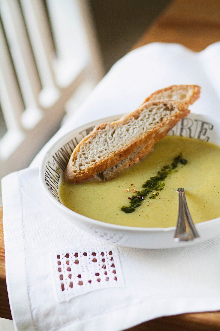 Cream of vegetable soup with two slices of bread