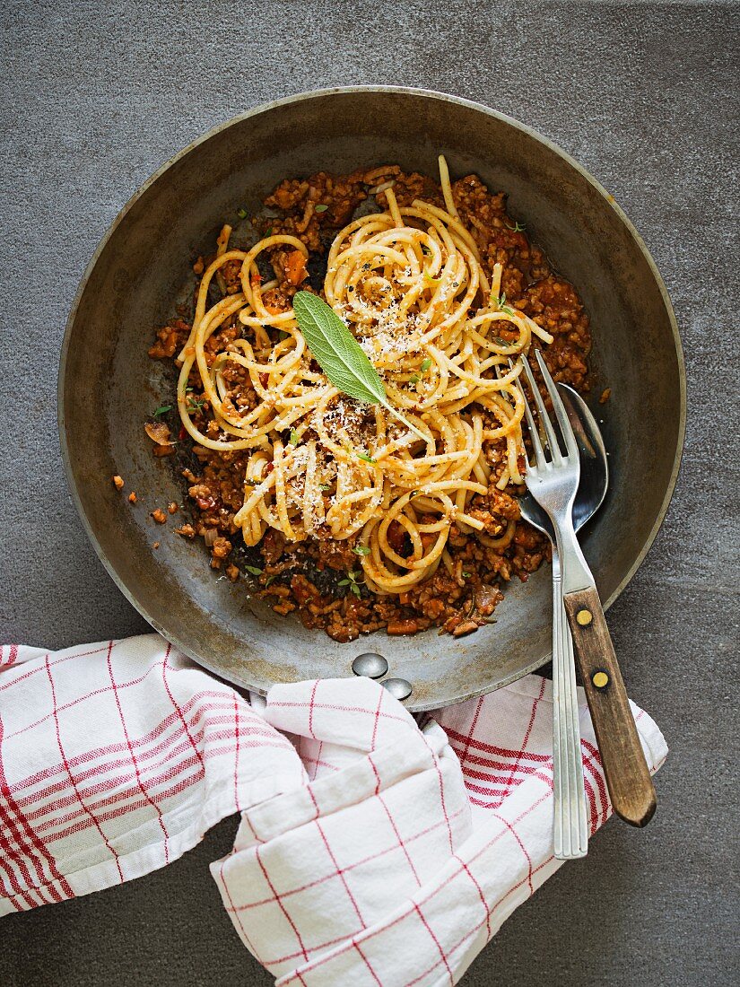 Spaghetti mit Ragoutsauce (Aufsicht)