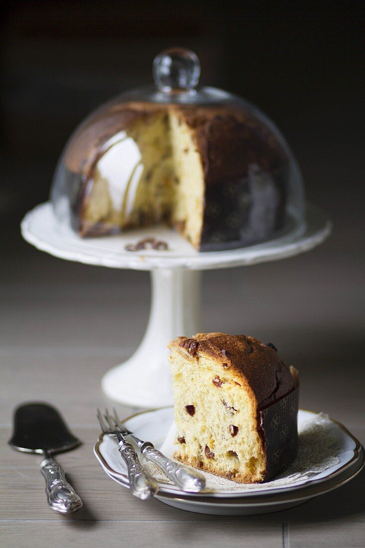 Panettone (Italian Christmas cake)