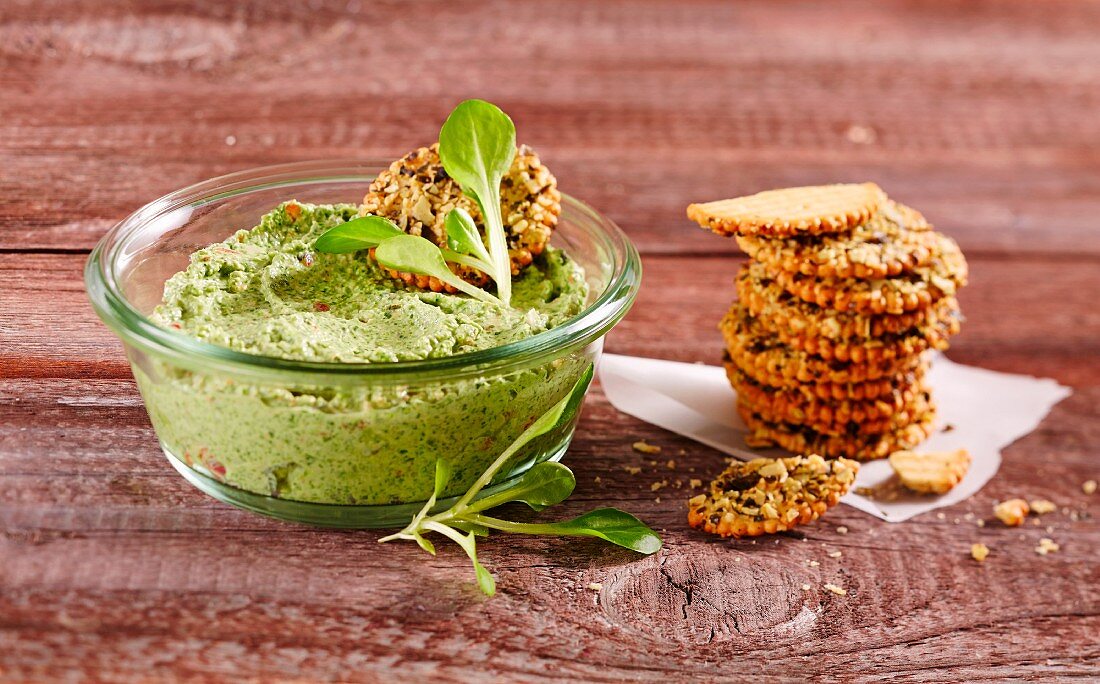 Lamb's lettuce cream spread