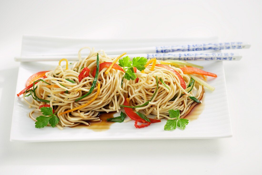 Oriental vegetable noodles (China)