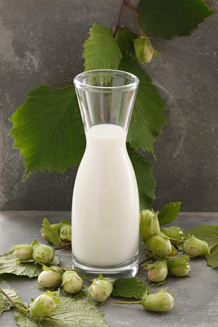 Hazelnut milk and green hazelnuts