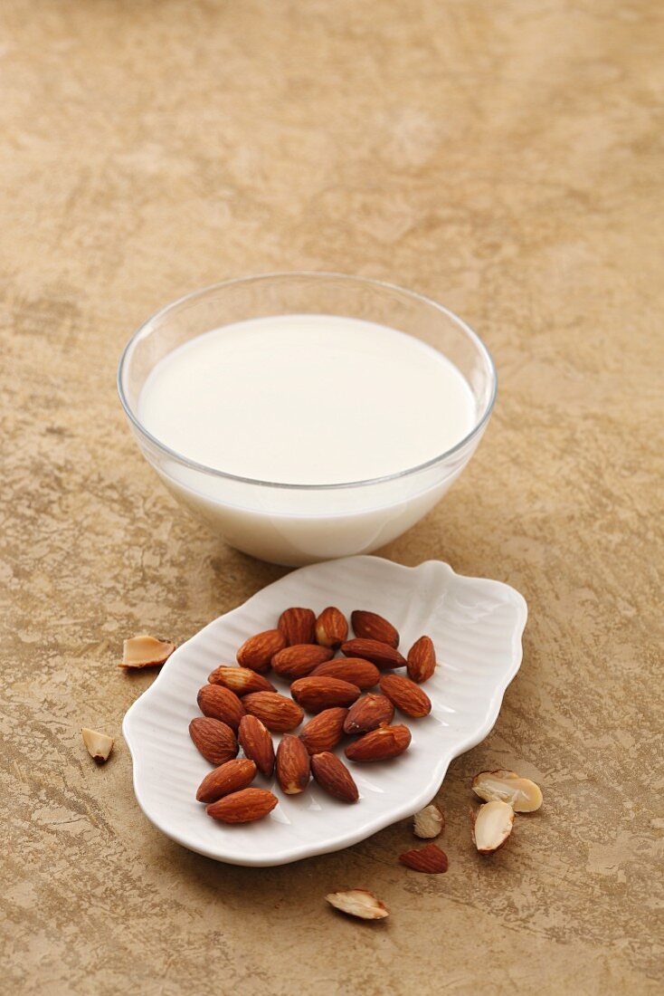 Almond milk and brown almonds