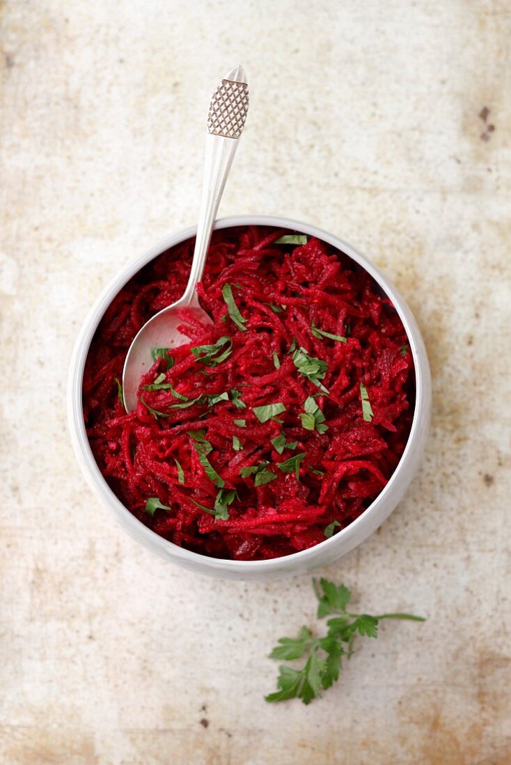 Beetroot salad with red onions