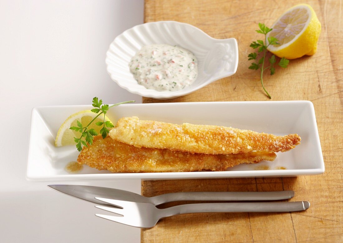 Plaice fillets with an almond crust