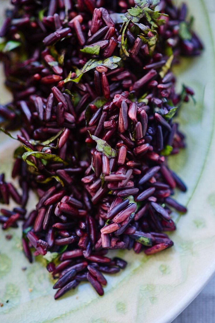 Cooked black rice (close-up)