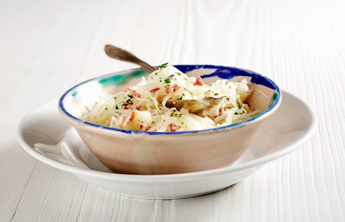 Spanish coleslaw with smoked bacon and onions