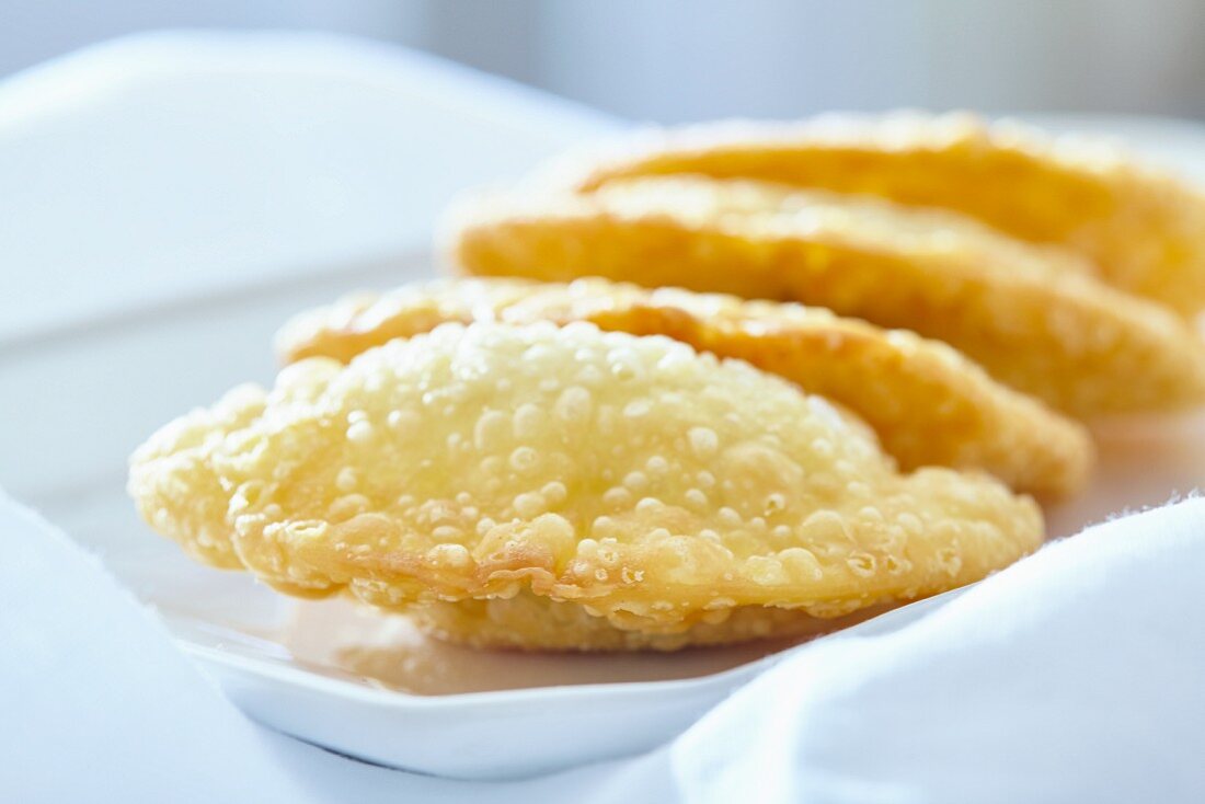 Pastel de queijo (fried pastry parcels filled with cheese, Brazil)