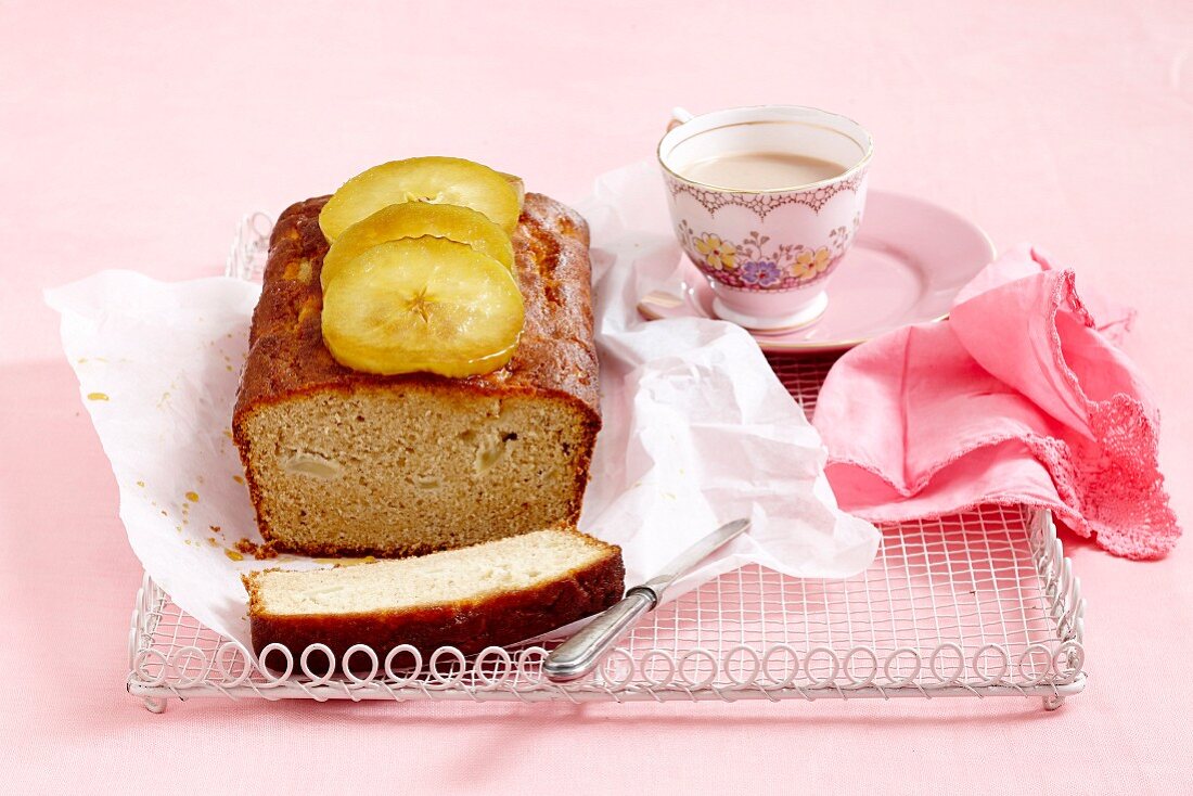 Teekuchen mit Apfel