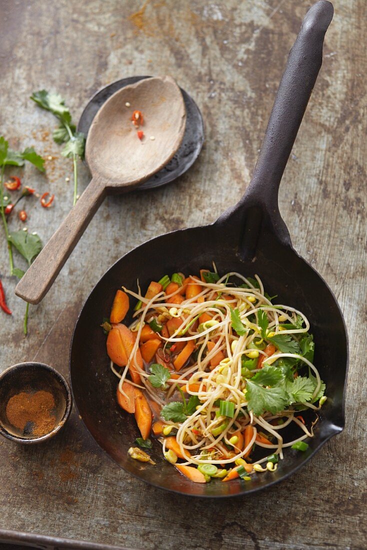 Fresh stir-fried vegetables and bean sprouts
