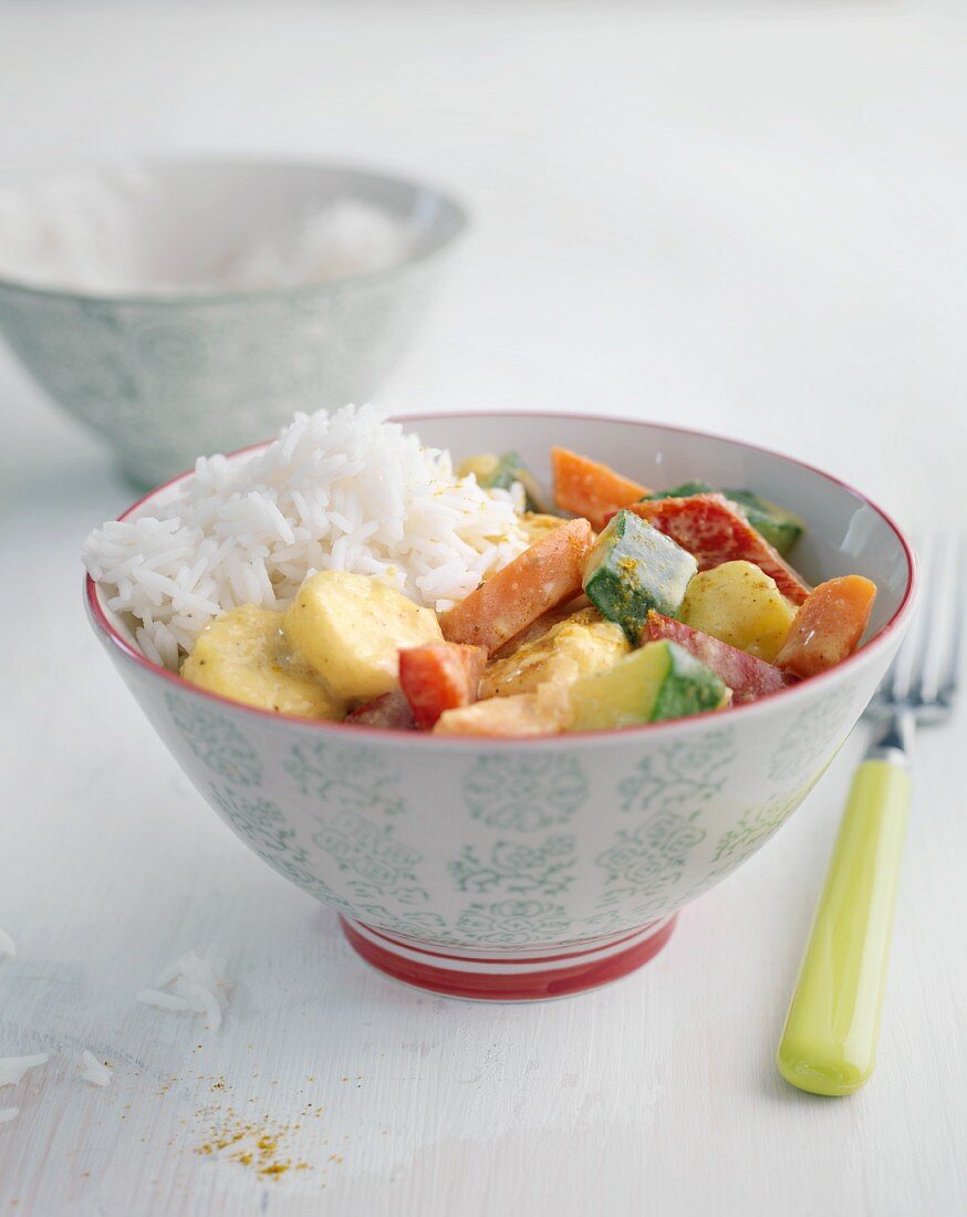 Buntes Gemüse-Bananen-Curry mit Reis